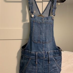 Never worn Madewell overalls!
